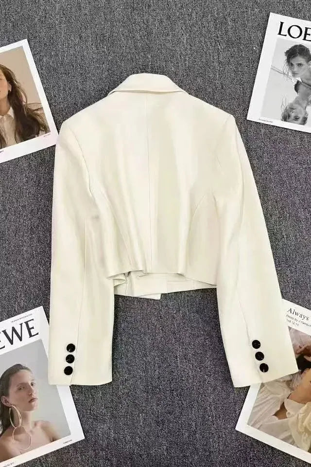 Diora Mode – Perfekcyjny Żakiet